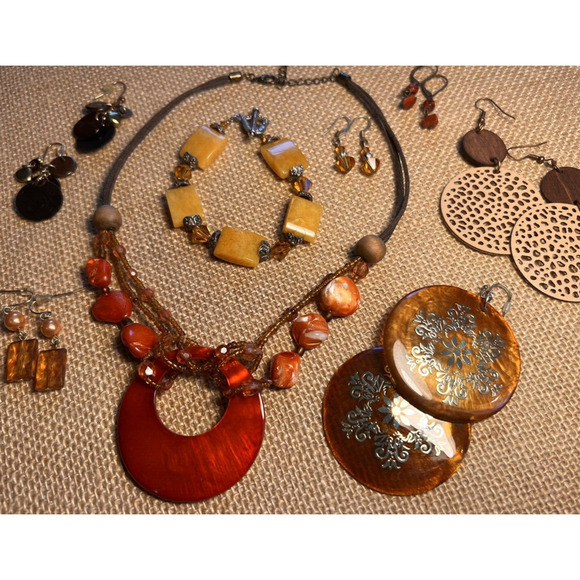Rust Amber Coral Umber Orange Brown Lot of Fashion Jewelry--8 Pieces - Picture 1 of 11